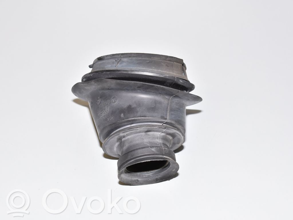 Sonstiges Einzelteil Motorraum   6769397