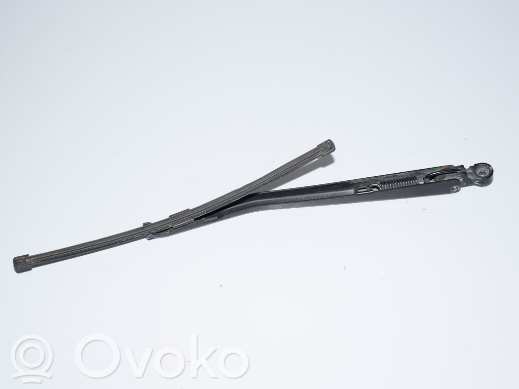 Brazo del limpiaparabrisas trasero   7199565