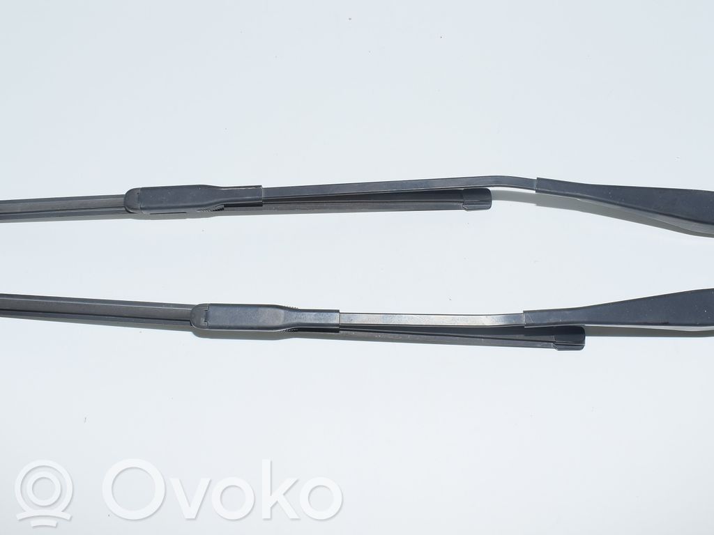 Windshield/front glass wiper blade   7169973,7169974