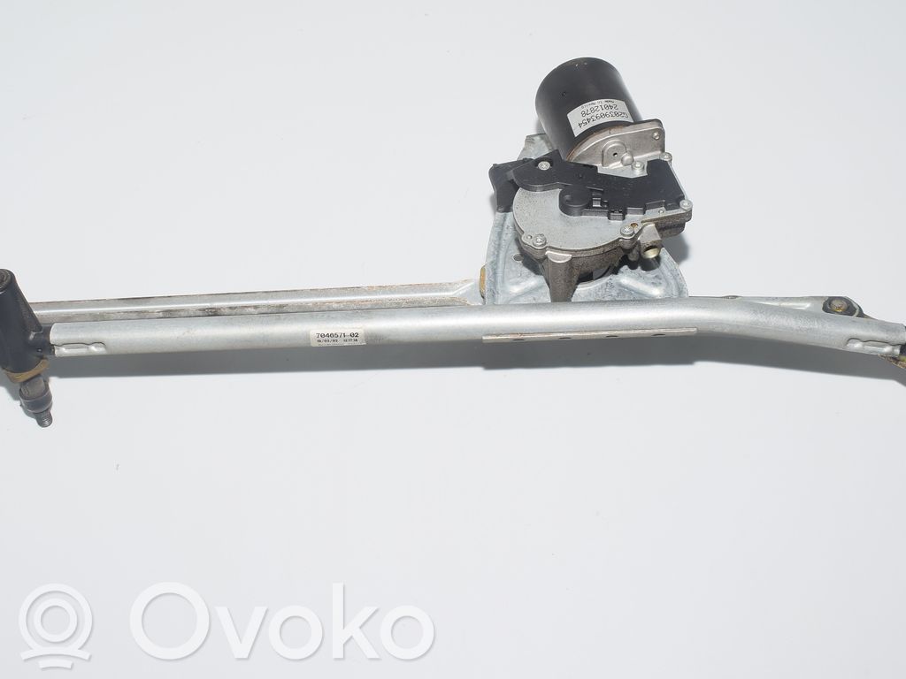 BMW X5 E53 Front wiper linkage and motor 