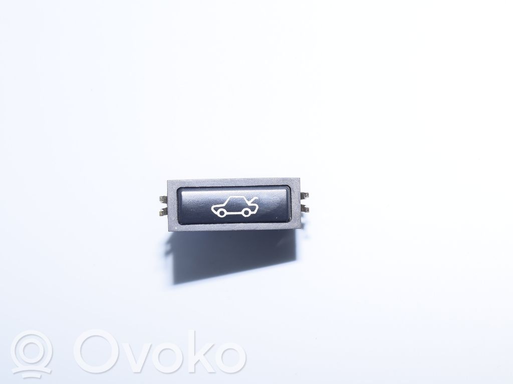 Tailgate opening switch   8365579