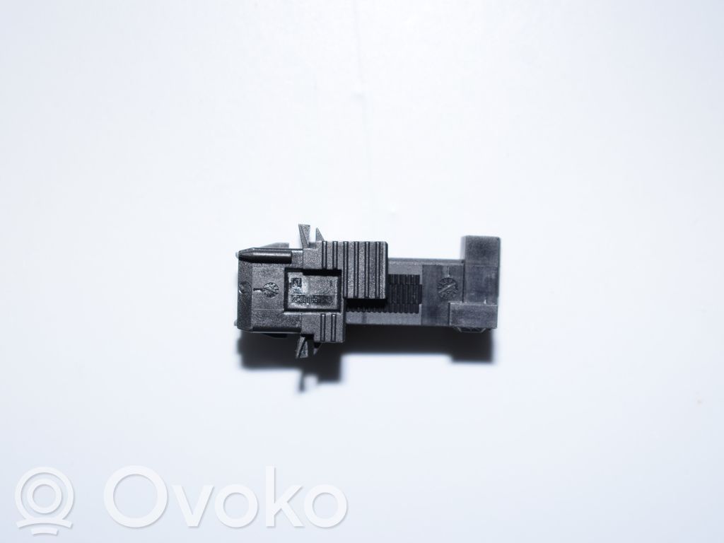 Atpakaļgaitas sensors ("vardīte")   6967601