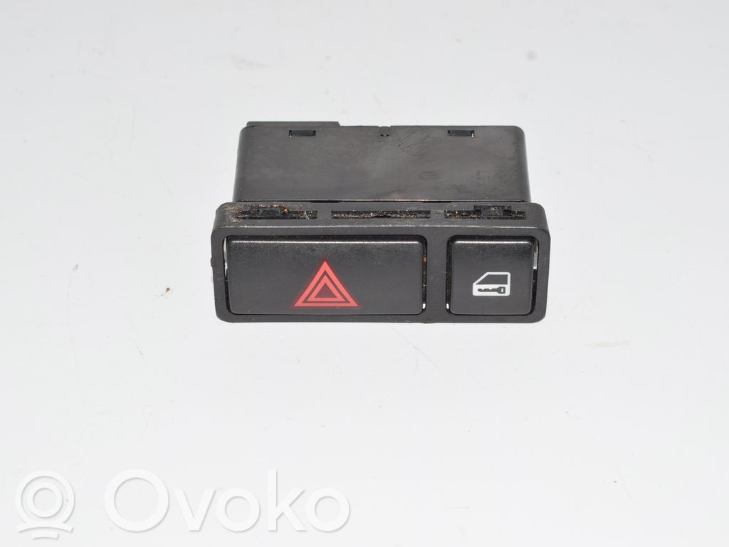 Hazard light switch   8368920