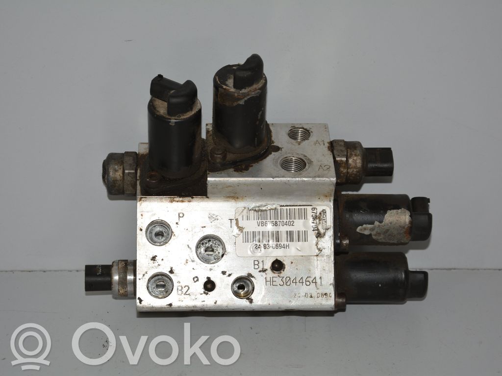 BMW 7 E65 E66 Active stabilizer control/valve assembly 