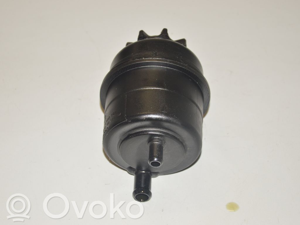 Ausgleichsbehälter Servopumpe   1097164