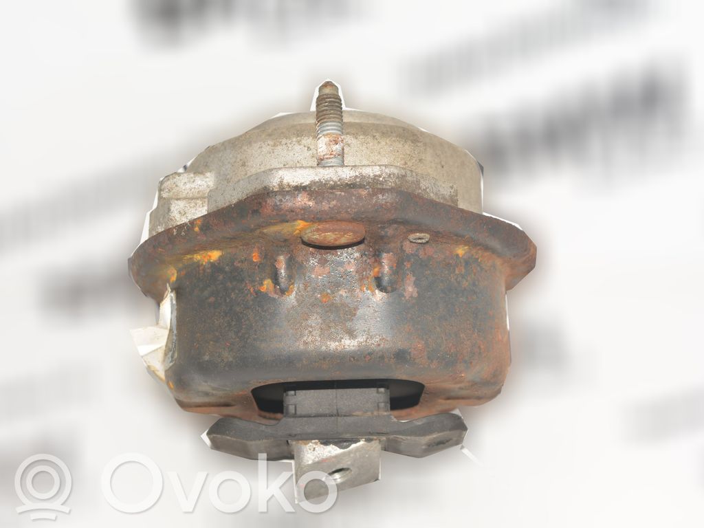 BMW 7 E65 E66 Engine mount bracket 
