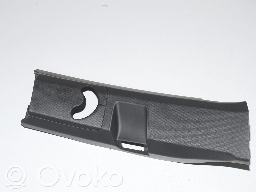 BMW i3 Pilar (B) (superior) 