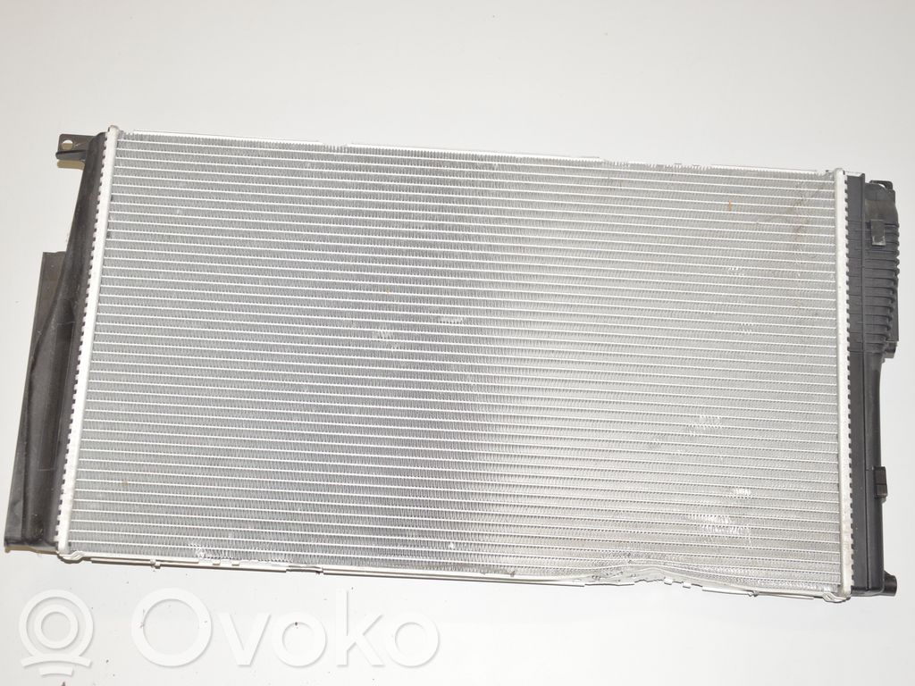 BMW i3 Coolant radiator 