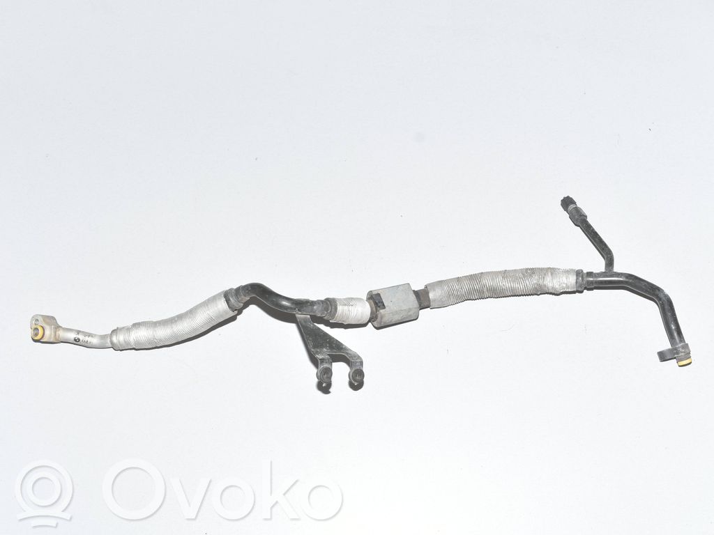 BMW 7 E65 E66 Ilmastointilaitteen putki (A/C) 