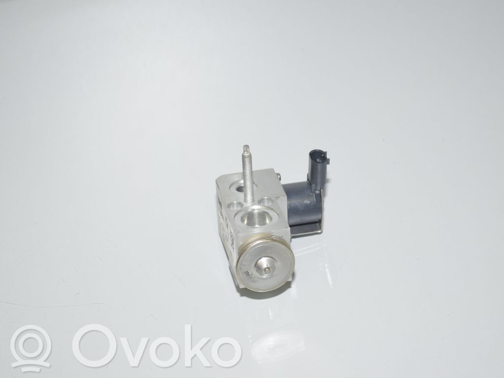 BMW iX3 G08 Supapă expansiune aer condiționat (A/C) 