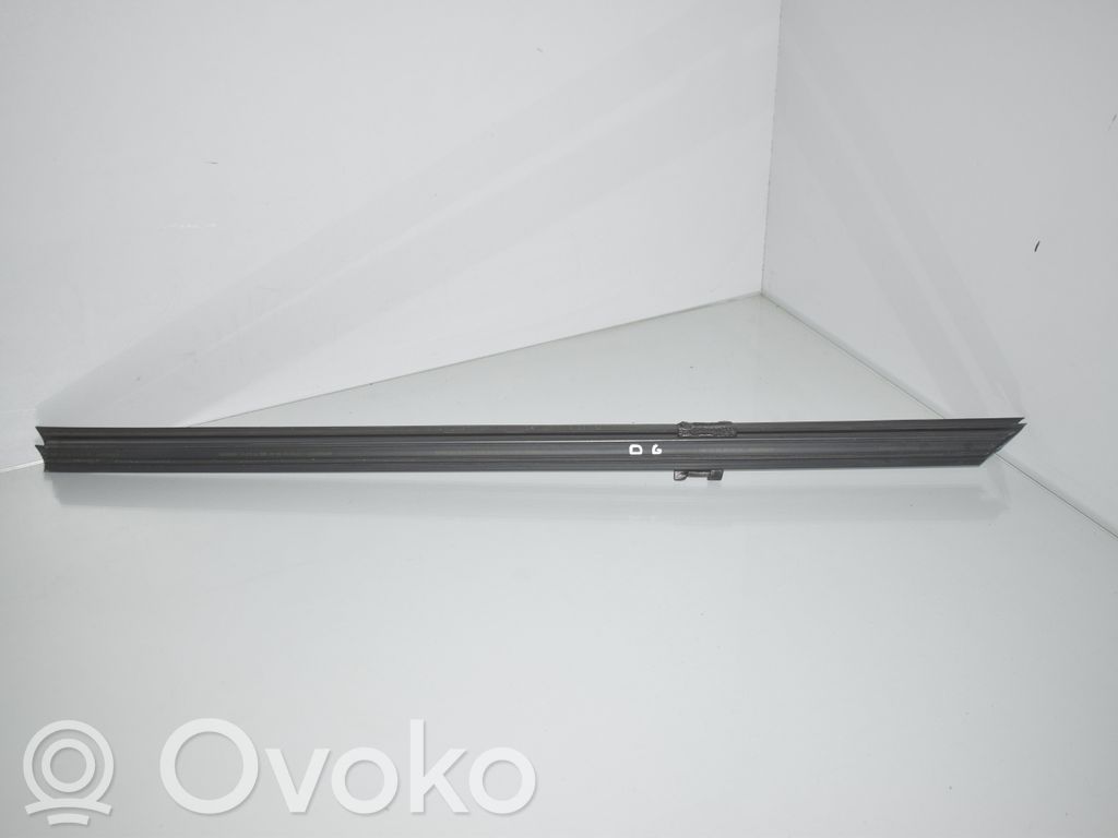 BMW 5 F10 F11 Gumowa uszczelka drzwi tylnych 