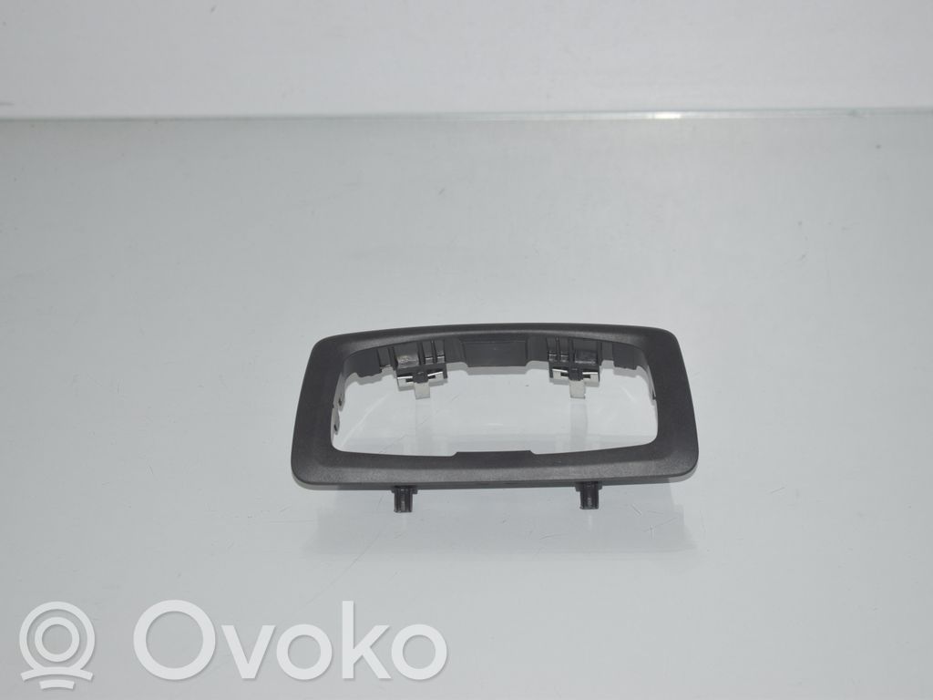 BMW 2 F46 Inne części wnętrza samochodu 