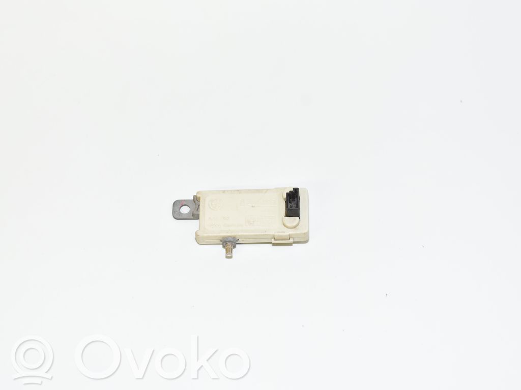 BMW 5 E39 Antenos stiprintuvas 