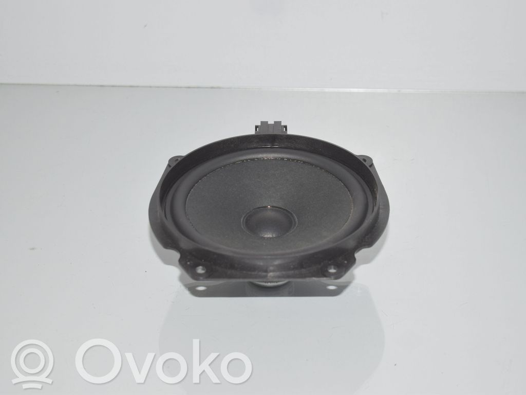 BMW i3 Altavoz subwoofer 
