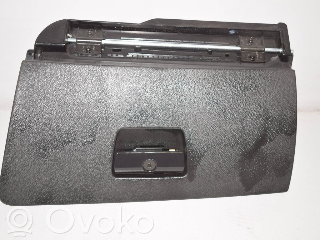 BMW 3 E90 E91 Daiktadėžė 