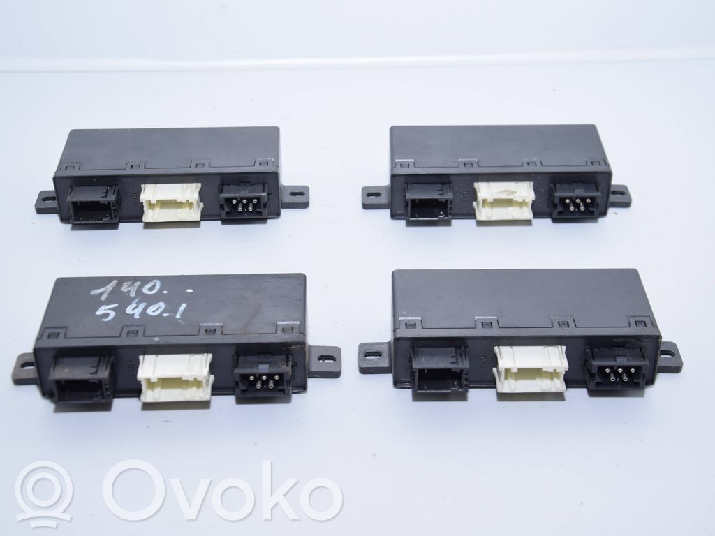 Unité de commande module de porte   8378769