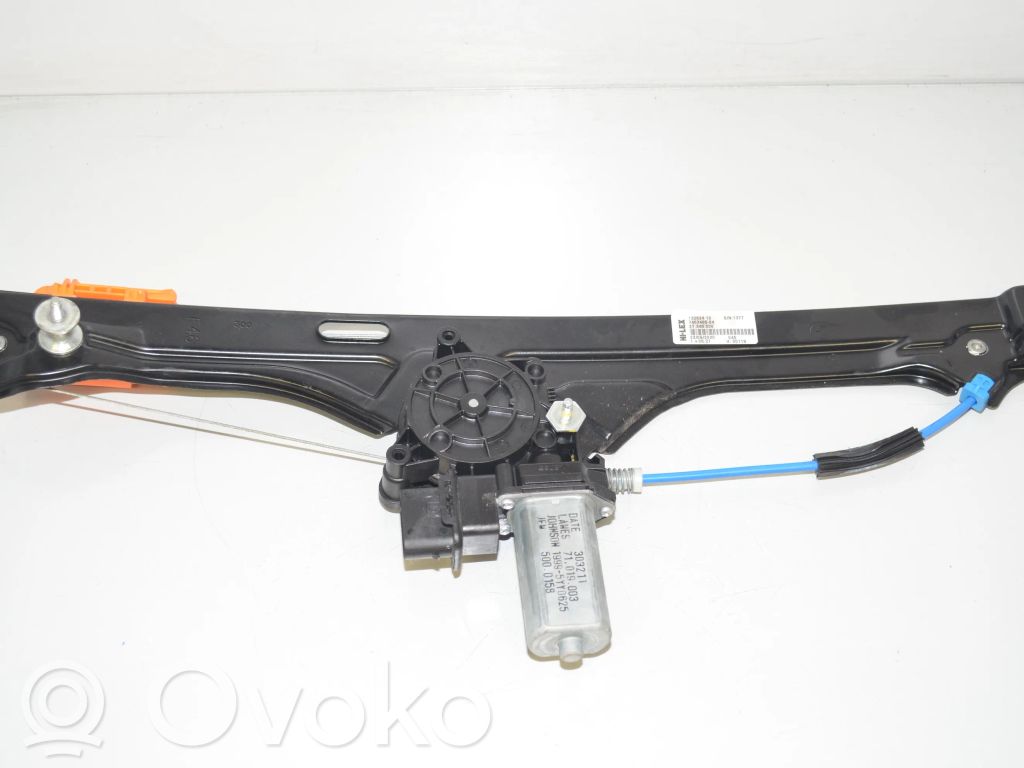 BMW 2 F46 Elektryczny podnośnik szyby drzwi przednich 