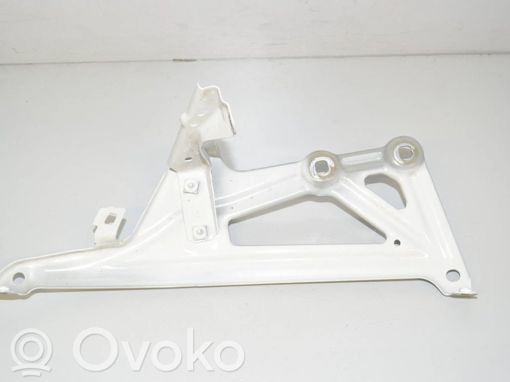 BMW X1 F48 F49 Uchwyt / Mocowanie błotnika przedniego 