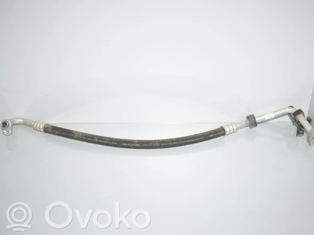 BMW i3 Ilmastointilaitteen putki (A/C) 