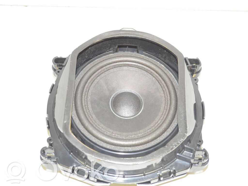 BMW X3 F25 Subwoofer 