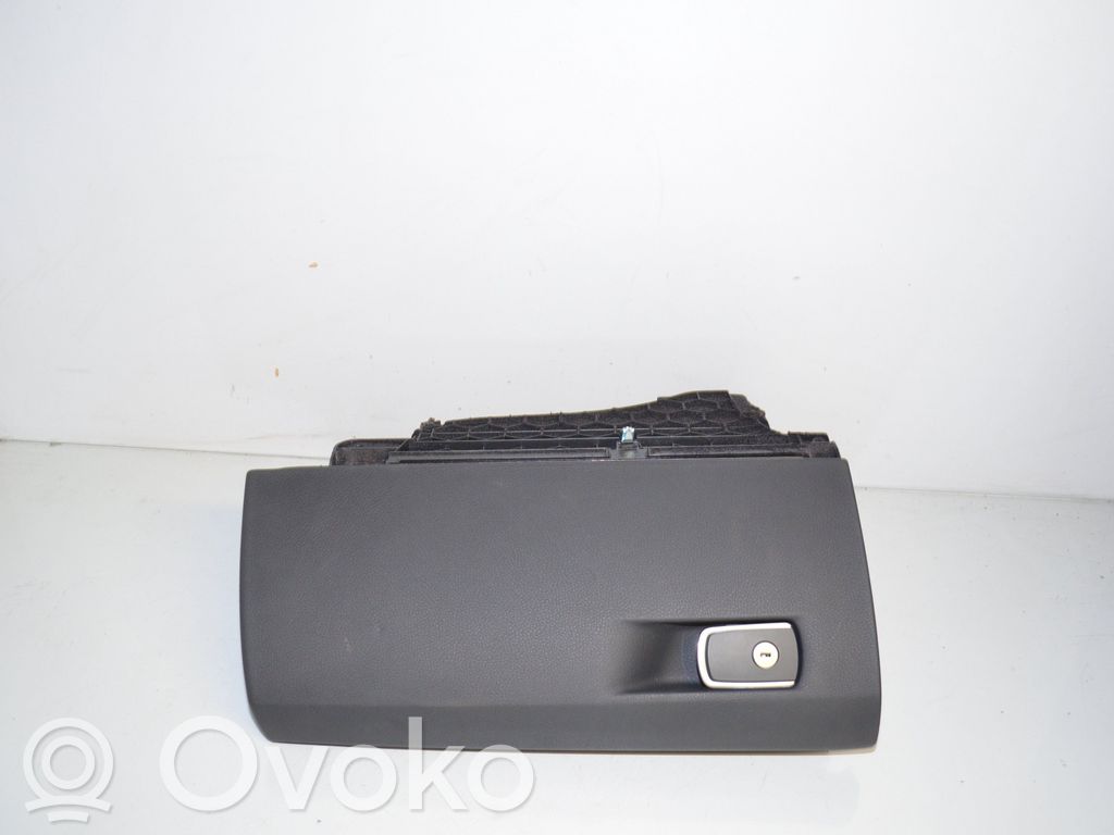 BMW 3 F30 F35 F31 Daiktadėžė 