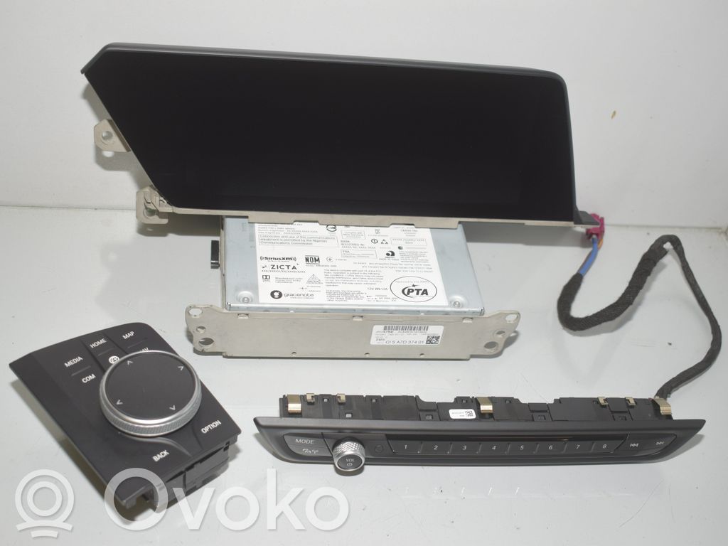 BMW 1 F40 Panel / Radioodtwarzacz CD/DVD/GPS 