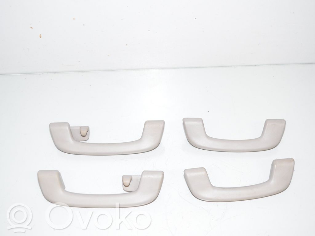 BMW 5 F10 F11 Un ensemble de poignées pour le plafond 