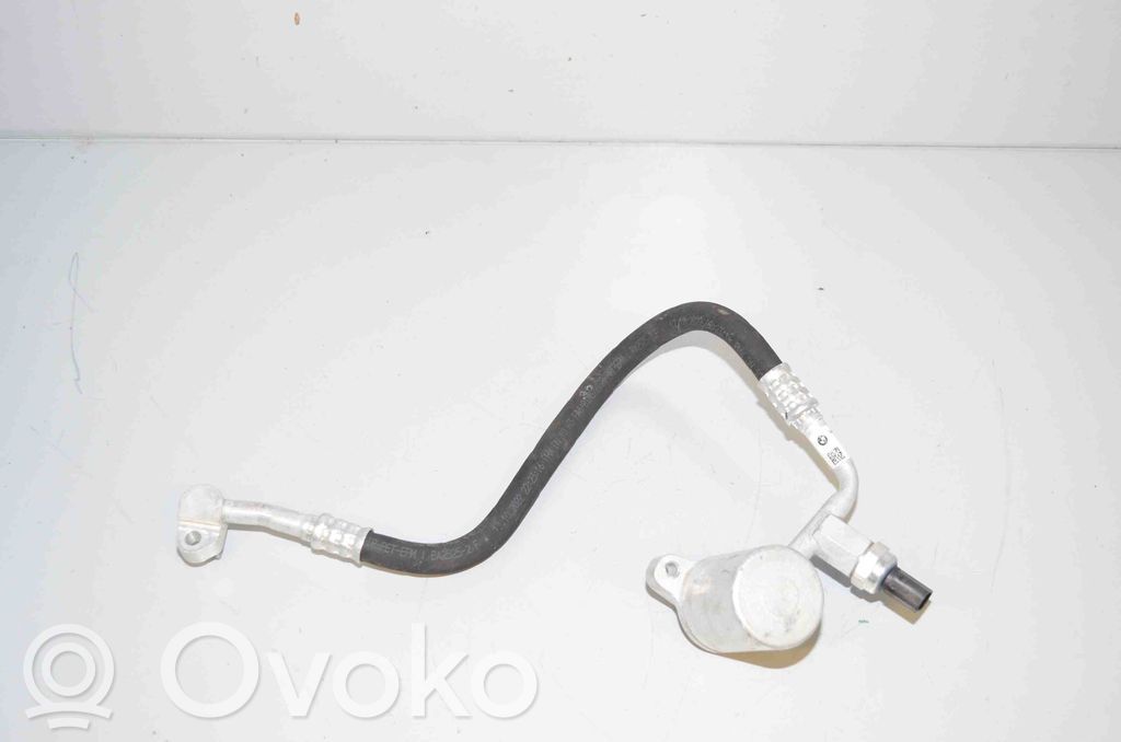 BMW iX Ilmastointilaitteen putki (A/C) 