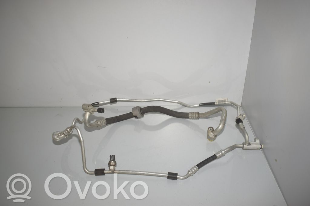 BMW X1 E84 Ilmastointilaitteen putki (A/C) 