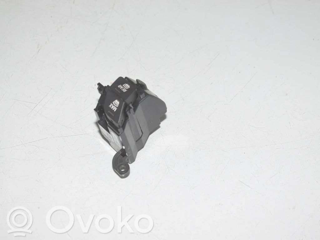 BMW 2 Active Tourer U06 Windscreen/window heater switch 