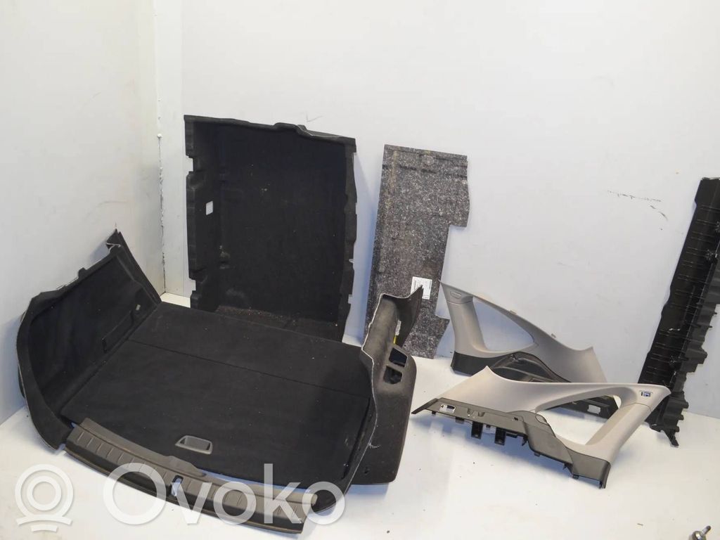 BMW 2 F45 Inne elementy wykończenia bagażnika 