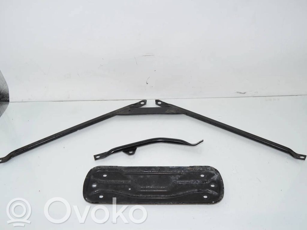 BMW 3 F30 F35 F31 Alte piese compartiment motor 