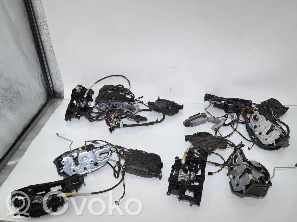 BMW 5 F10 F11 Silniczek dociągania drzwi przednich 