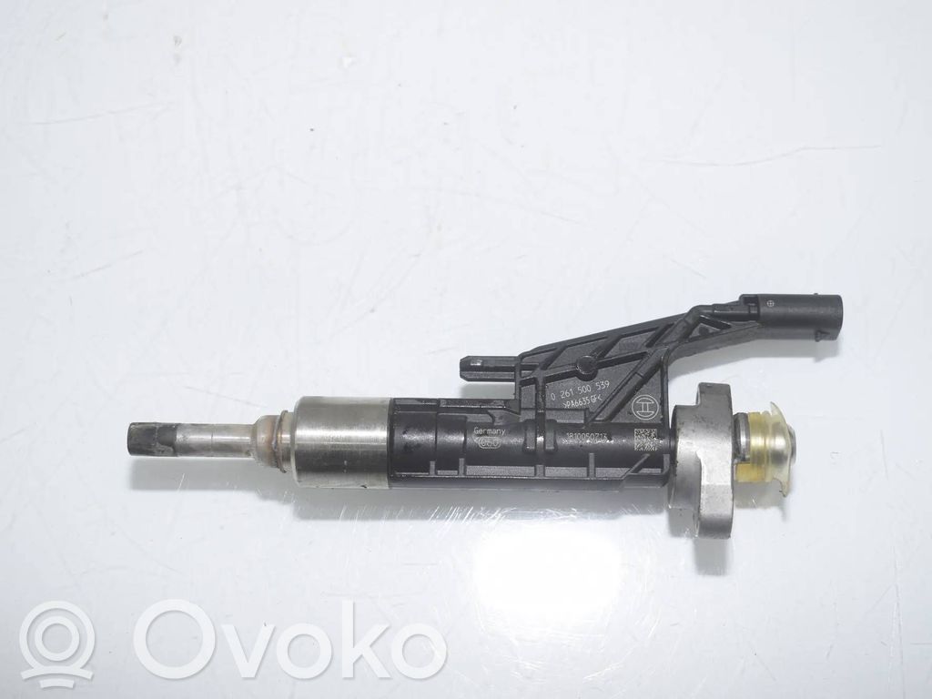 BMW 5 G30 G31 G38 Polttoainesuutin 
