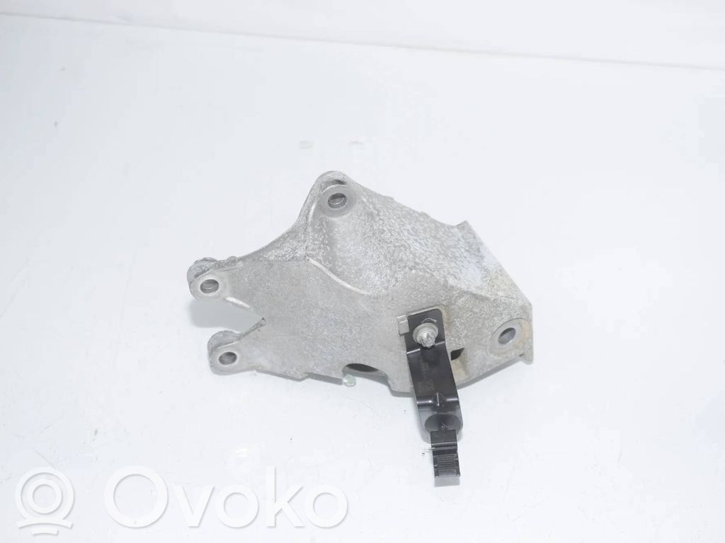 BMW 3 G20 G21 Engine mounting bracket 