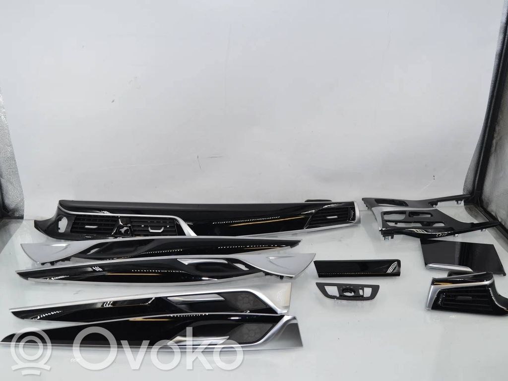 BMW 5 G30 G31 G38 Zestaw ozdobnych elementów wyposażenia wnętrz 