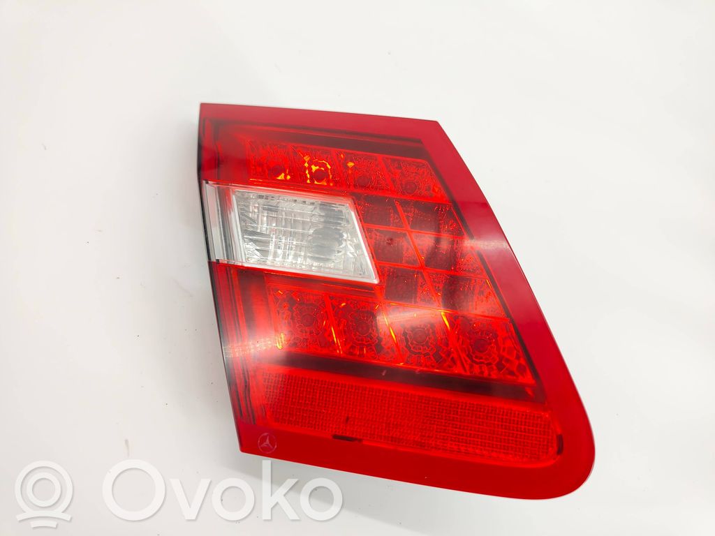 Mercedes-Benz E W212 Lampy tylnej klapy bagażnika 