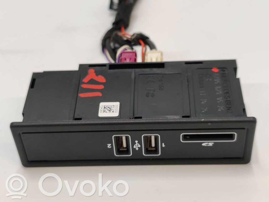 Mercedes-Benz C W205 Enchufe conector USB 
