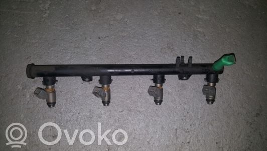 Inyector de combustible   F4R867,H82064228,IWP098