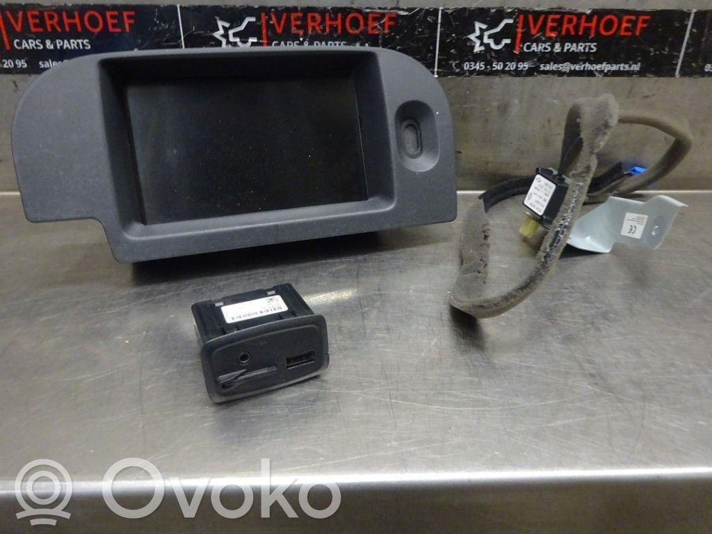 Renault Kangoo II Radio/CD/DVD/GPS head unit 