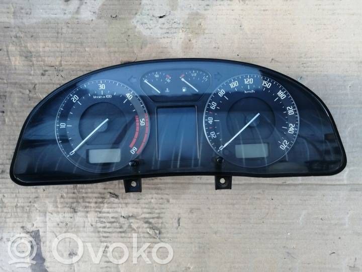 Skoda Superb B5 (3U) Licznik / Prędkościomierz 
