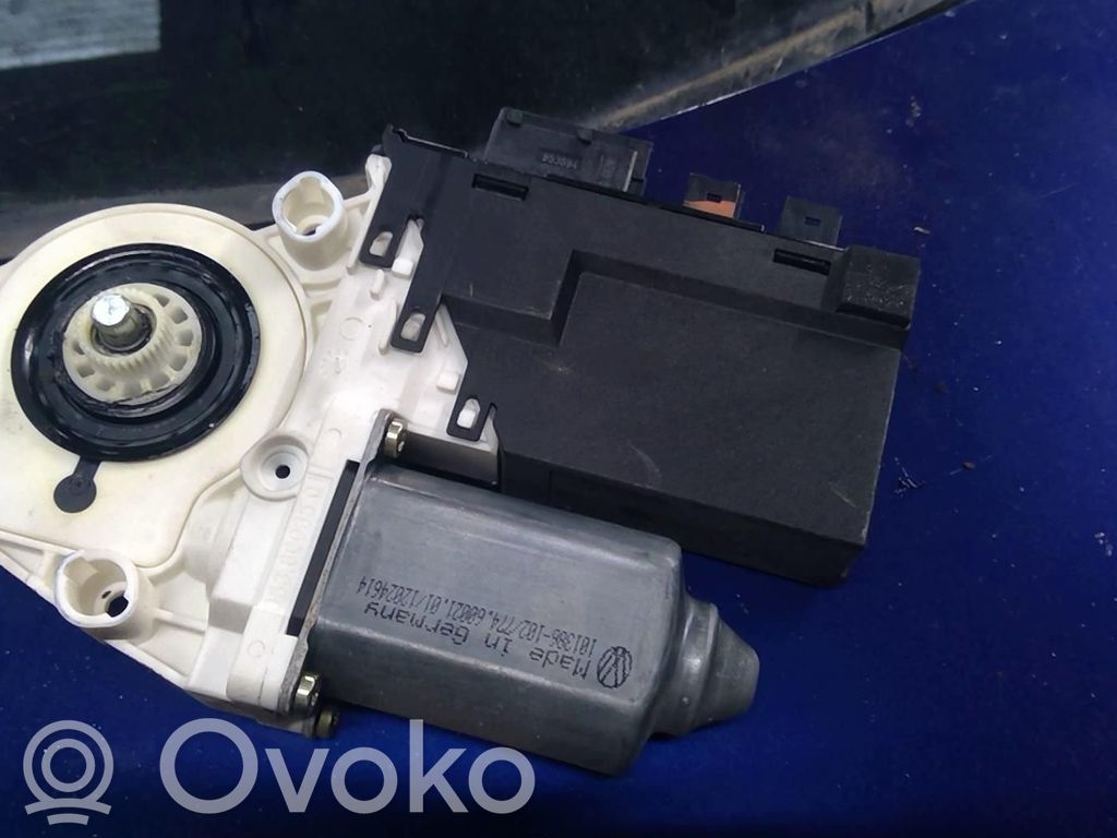 Peugeot 807 Motorino alzacristalli della portiera anteriore 