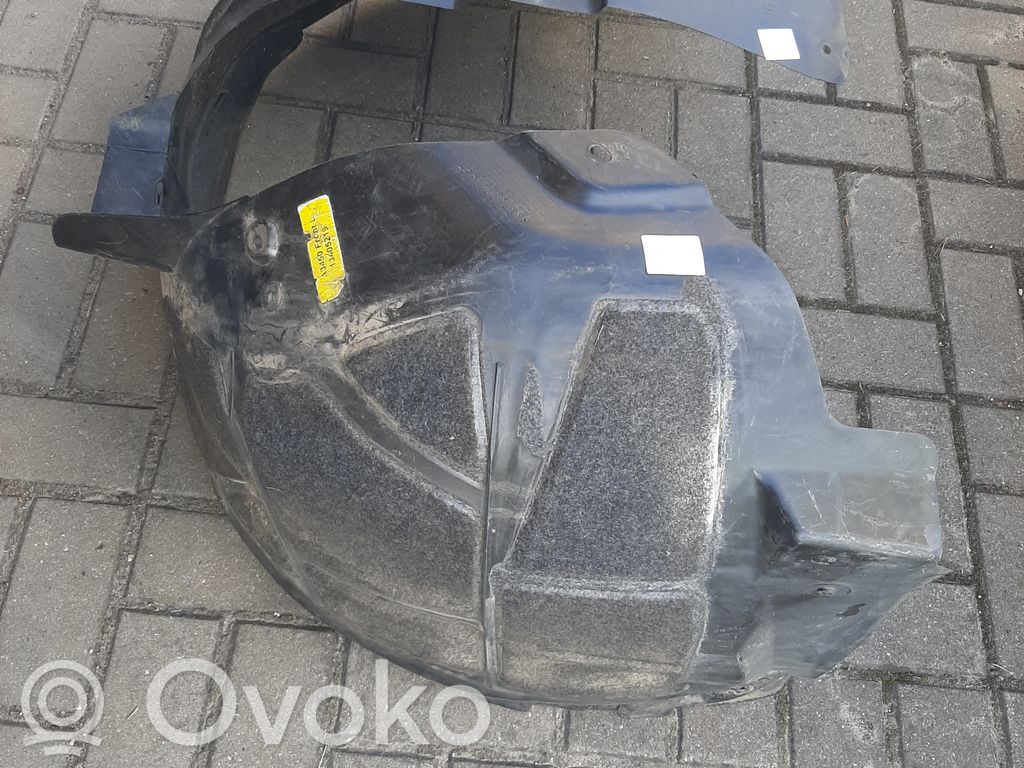 Opel Astra J Nadkole przednie 