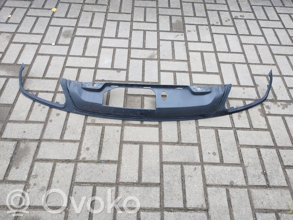Volvo XC40 Moldura inferior del parachoques trasero 