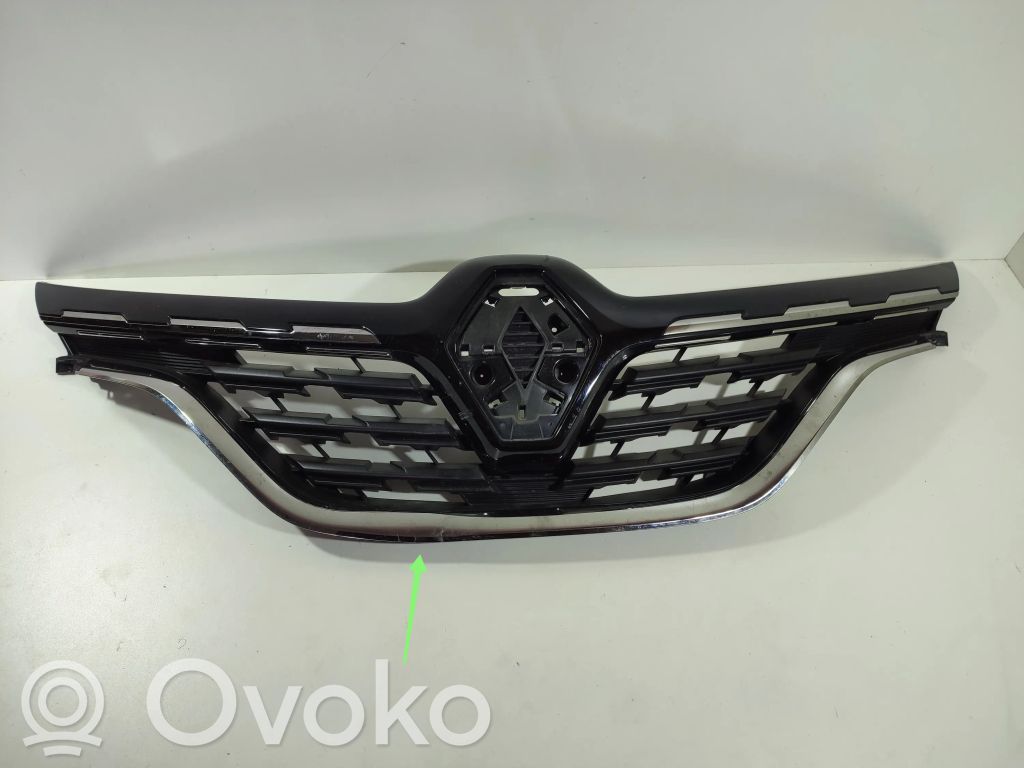 Renault Captur II Etupuskurin ylempi jäähdytinsäleikkö 