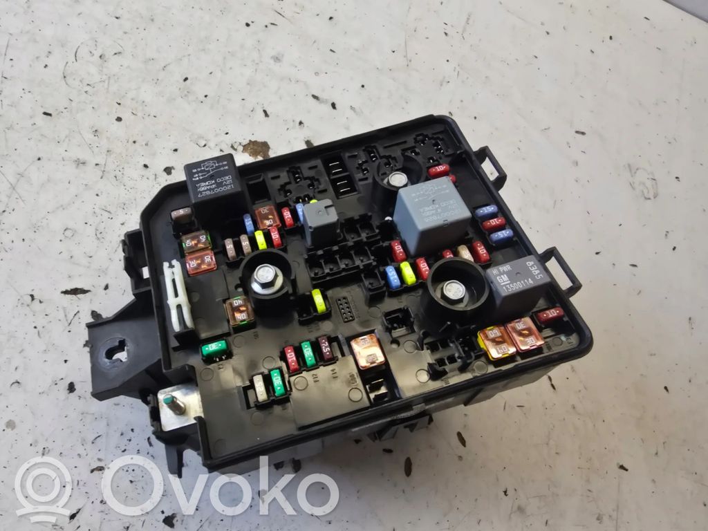 Opel Corsa E Juego de caja de fusibles 