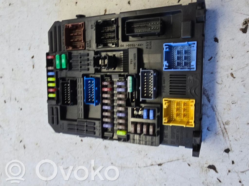 Opel Crossland X Fuse box set 