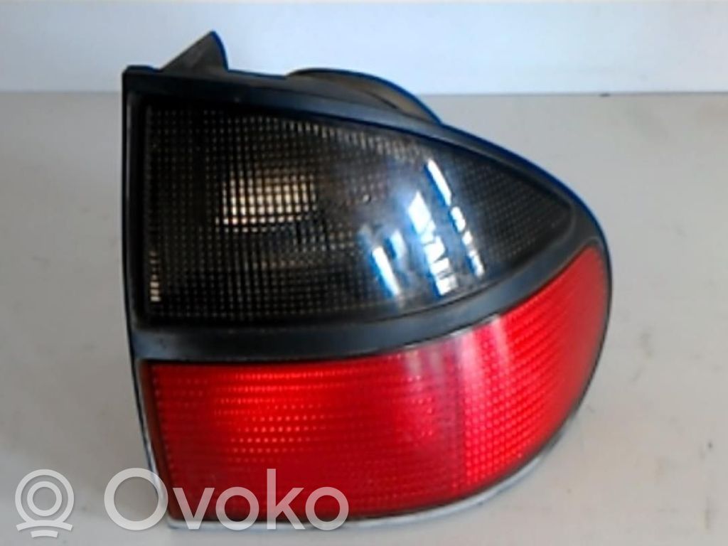 Renault Laguna I Aizmugurējais lukturis virsbūvē 