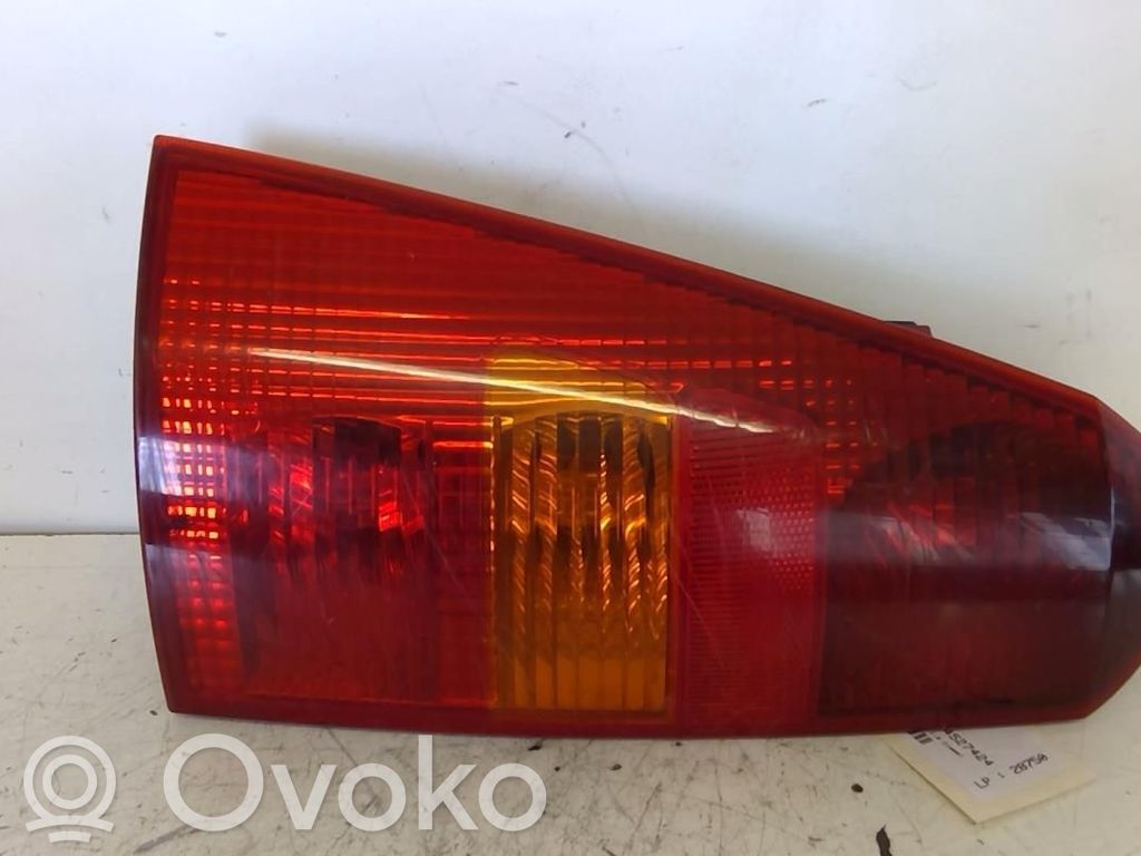 Ford Focus Aizmugurējais lukturis virsbūvē 