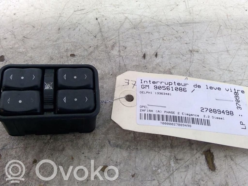 Opel Zafira A Electric window control switch 